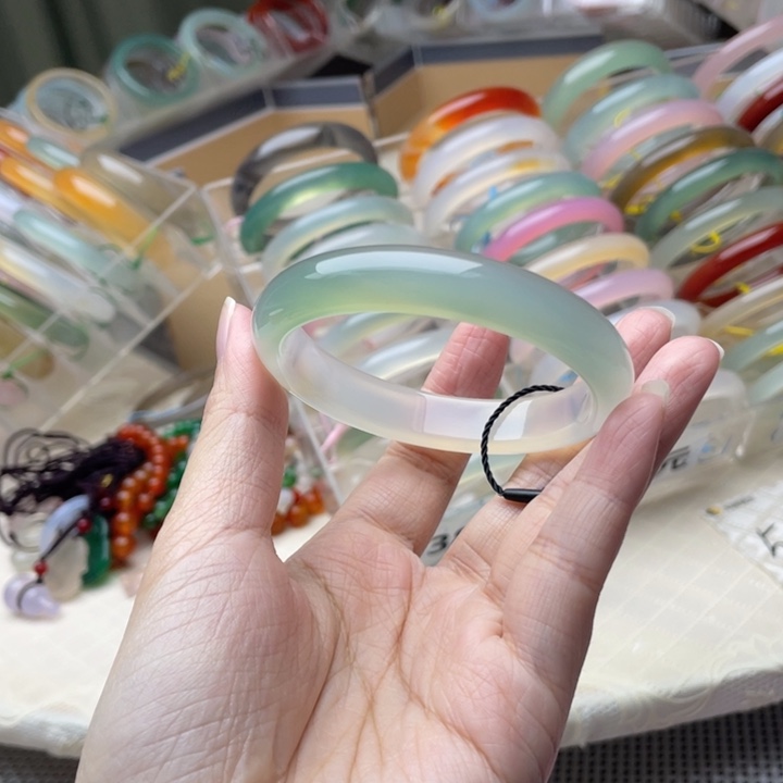 玛瑙/玉髓未镶嵌手镯56圈口