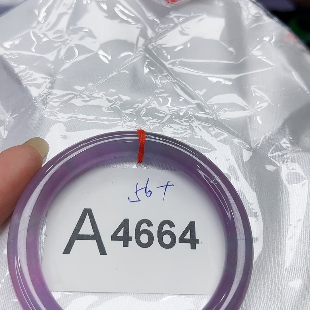 翡翠手镯未镶嵌多样性