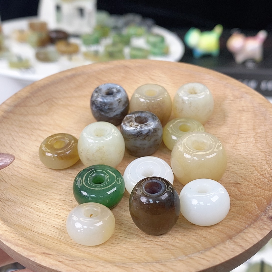 未镶嵌戒指和田玉（糖玉）Q108珠子不退换