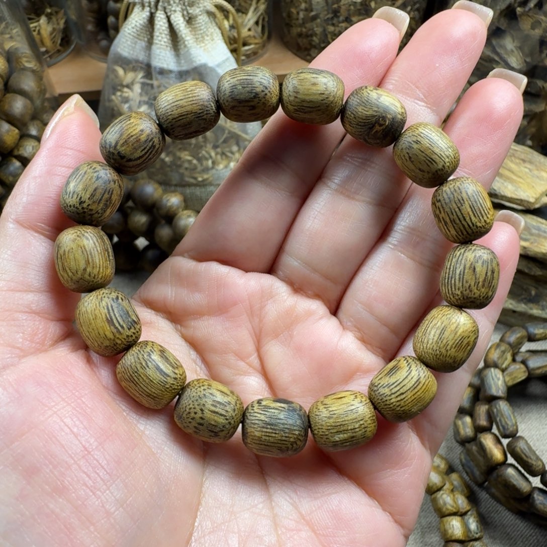 边***天沉香沉香碎屑奔楠红奇枣珠单圈8.6g