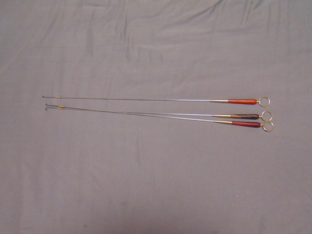 不锈钢丝檀木加黄铜360旋转手柄带倒刺鳝鱼钩 M2通用螺纹可换钩头