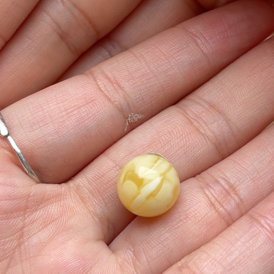 未镶嵌琥珀裸石夯**力蜜蜡圆珠梦