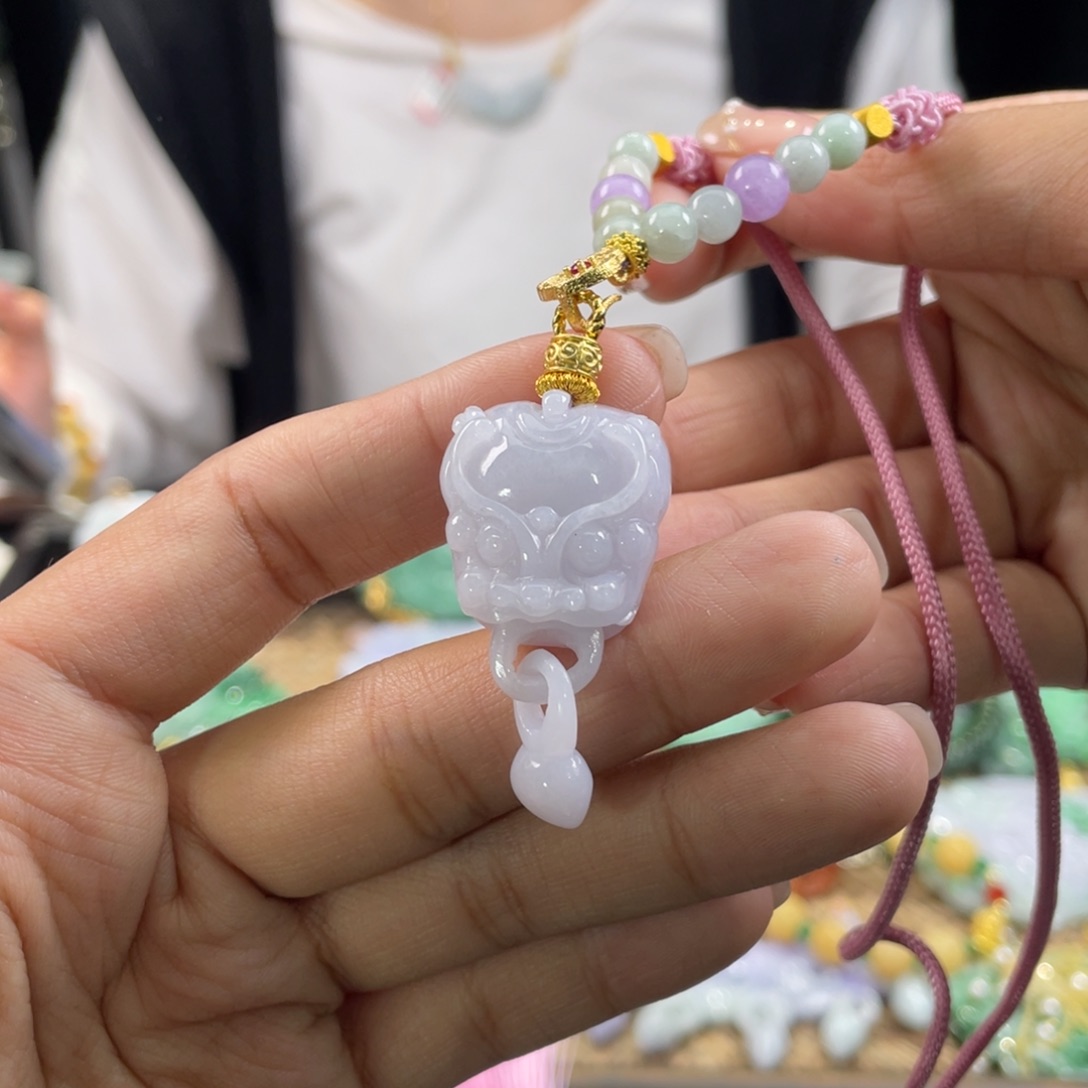 翡翠颈饰未镶嵌代编织