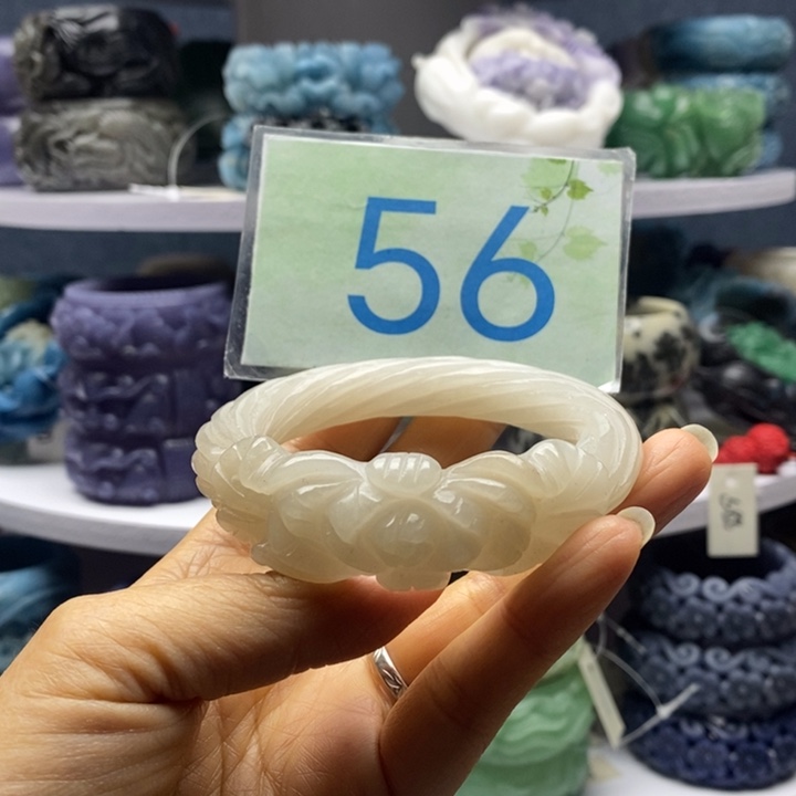 未镶嵌手镯石英岩玉