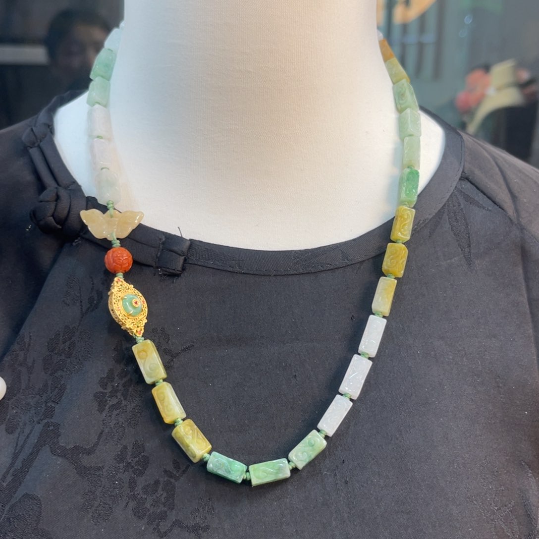 翡翠颈饰未镶嵌翡翠