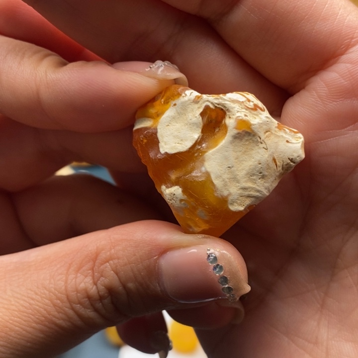 定制琥珀未镶嵌蜜蜡