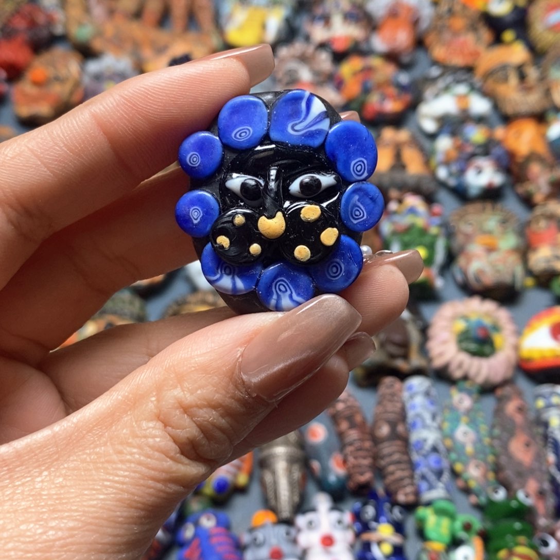 琉璃颈饰印度尼西亚太阳花狮子