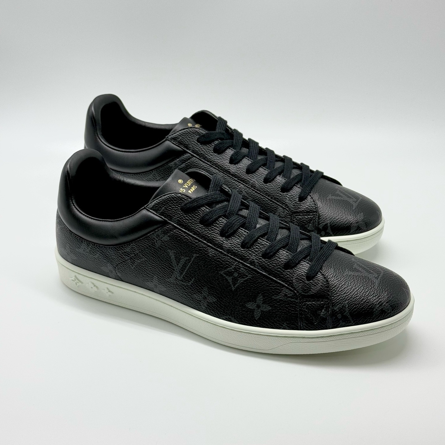 未使用 LouisVuitton/路易威登 黑色老花满印经典休闲板鞋 多尺码