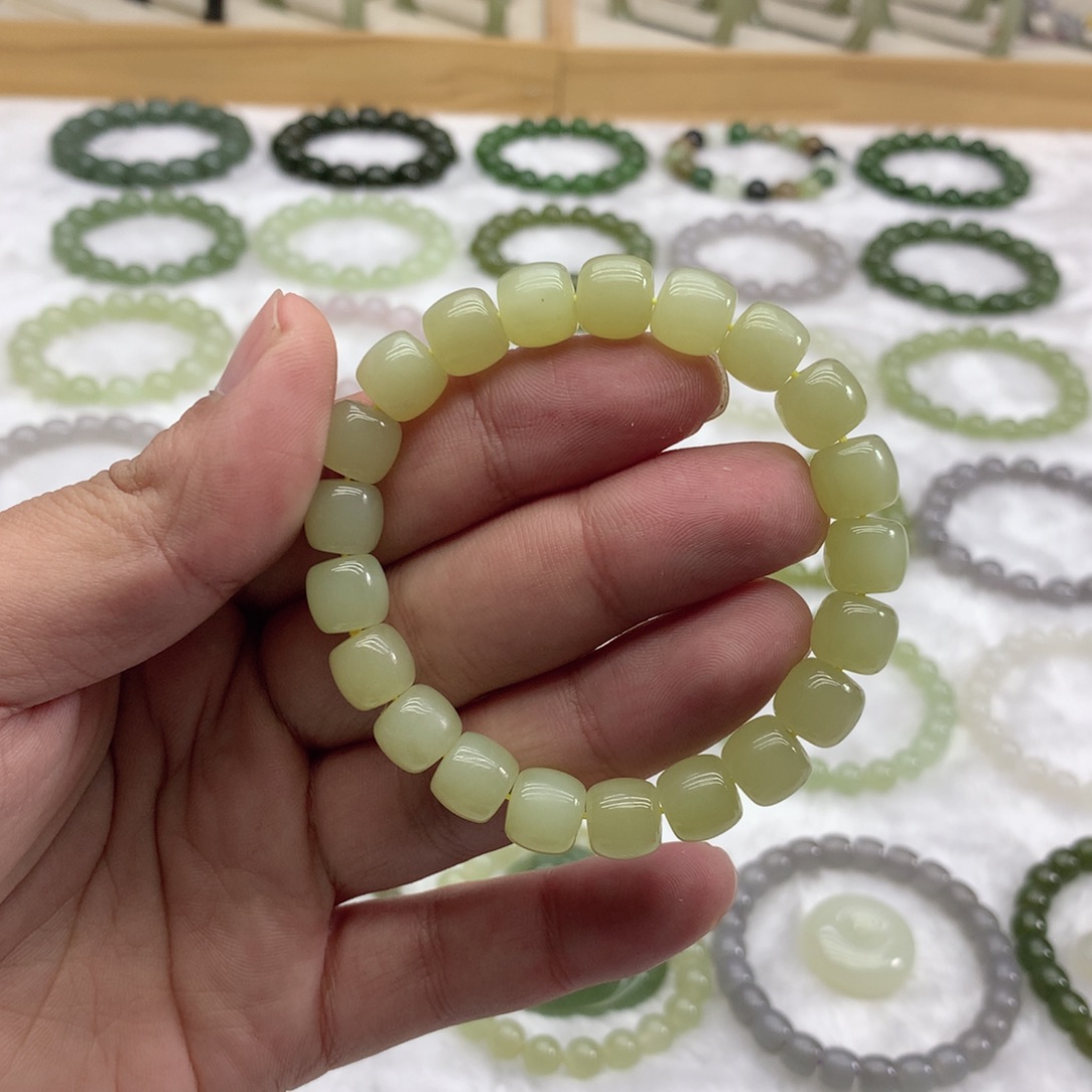 和田玉未镶嵌手串（直切黄口9.5）