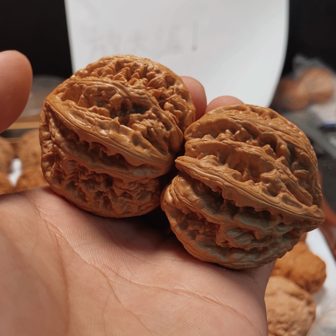 文玩核桃吊坠粗筋