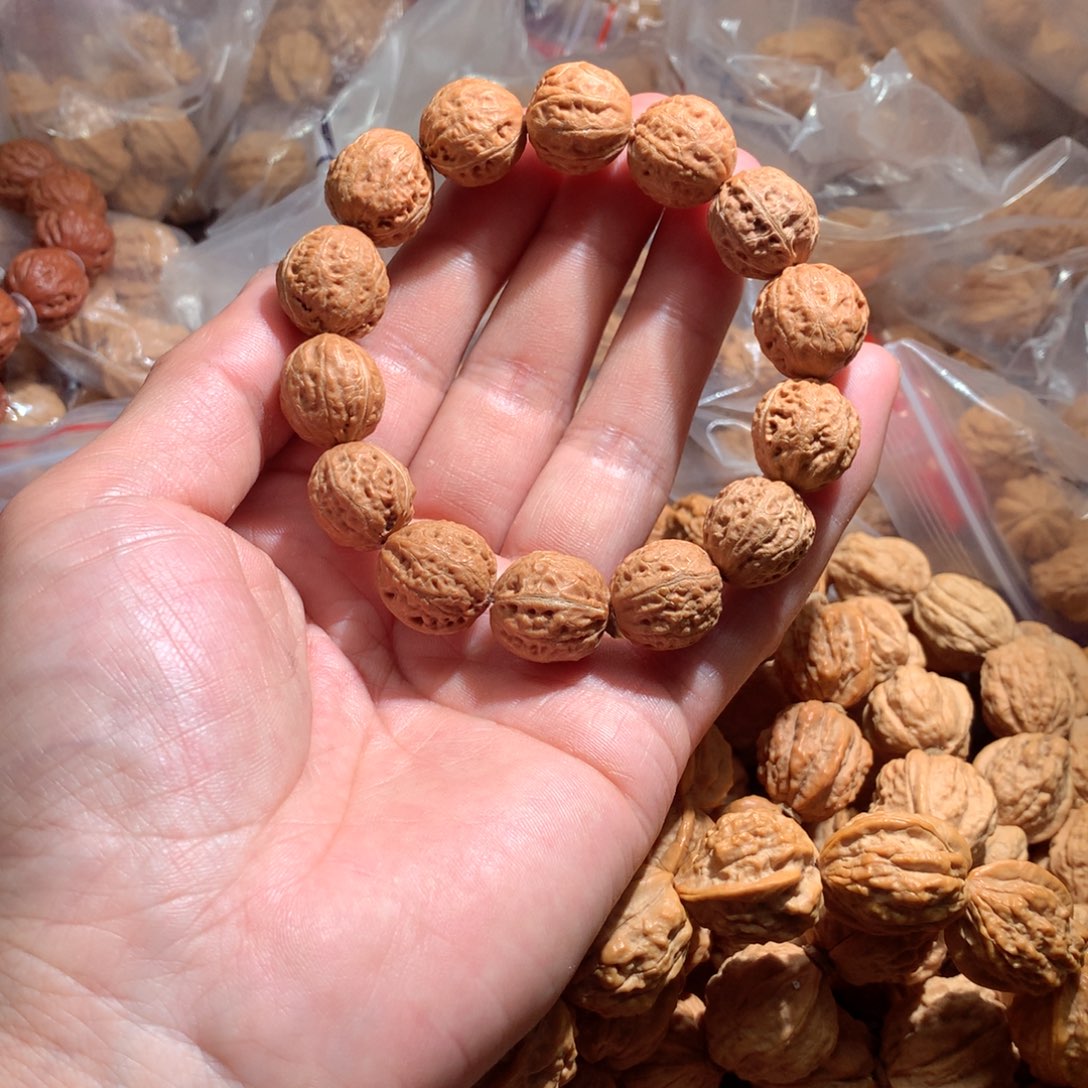 文玩核桃吊坠青龙珠