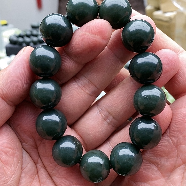 【闪购商品】未镶嵌手链和田玉18油青