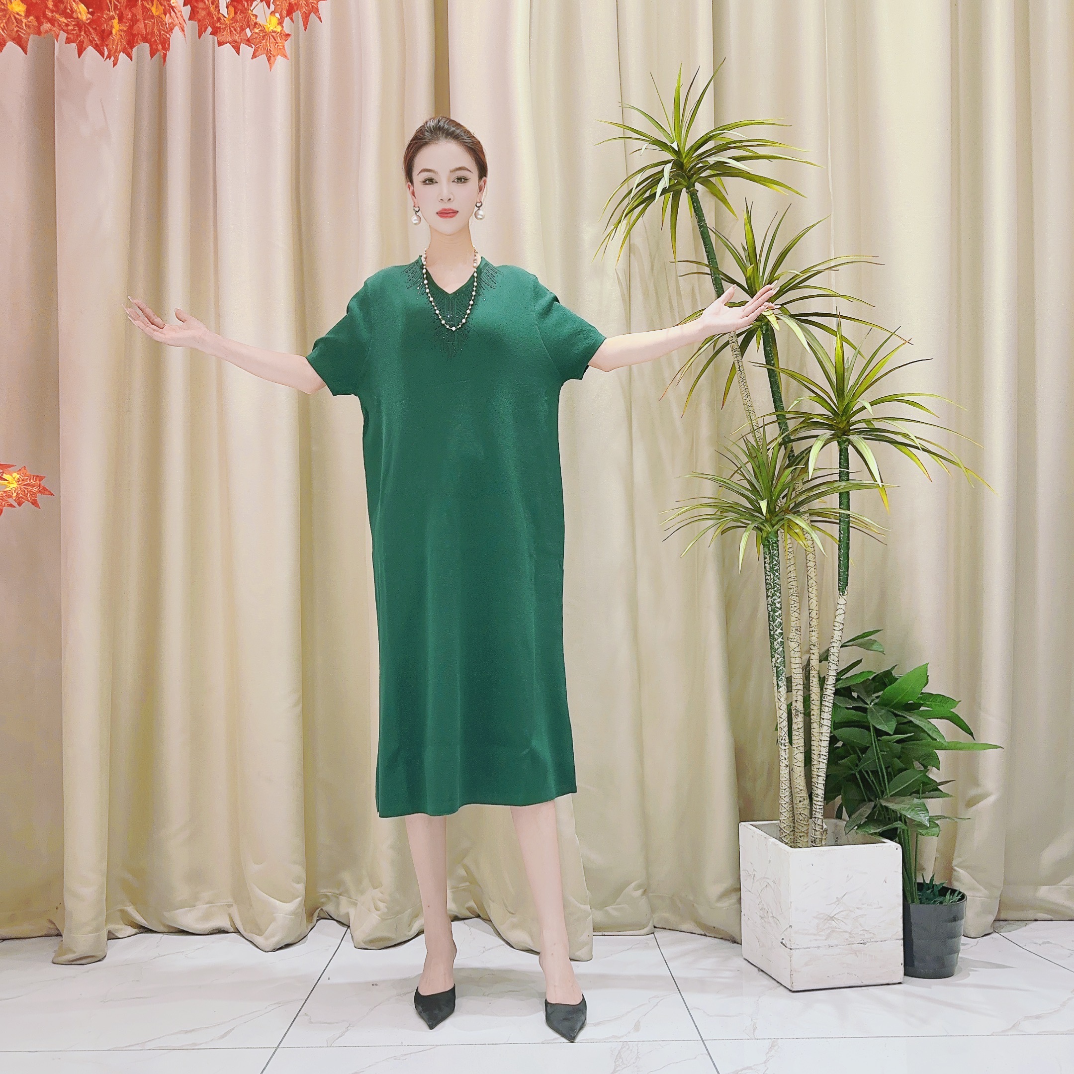 9465深绿色锆钻连衣裙收腰显瘦优雅时尚轻奢气质休闲大码薄款