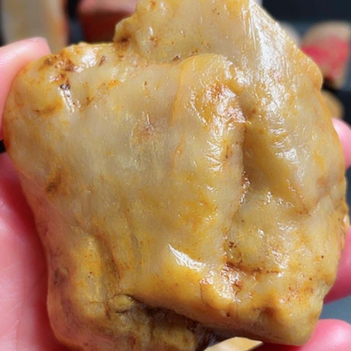 【闪购商品】昌化石天**路昌化田黄石