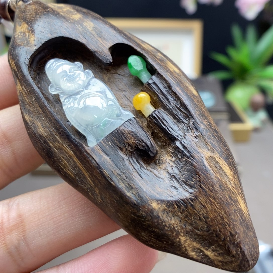 翡翠未镶嵌颈饰吊坠