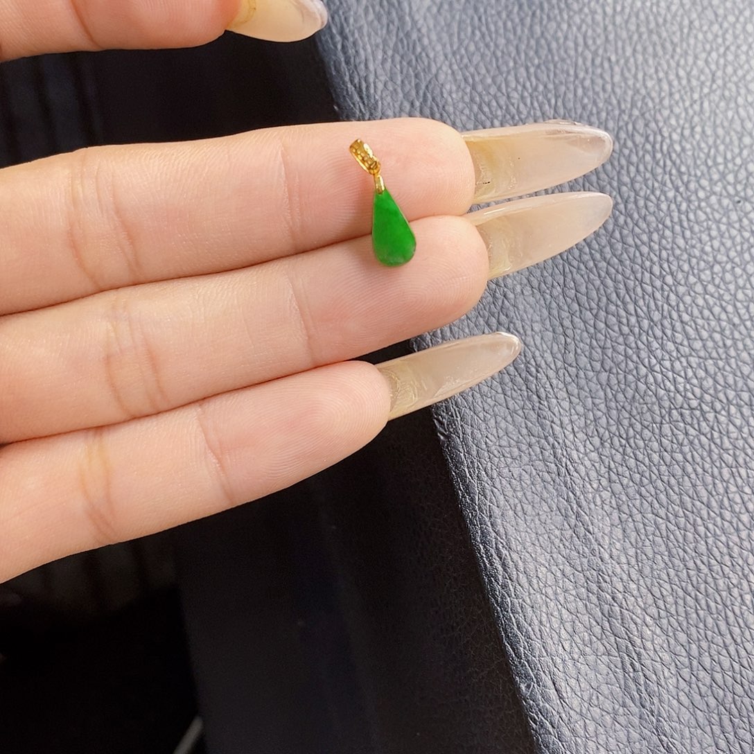 颈饰18K金镶嵌翡翠翡翠