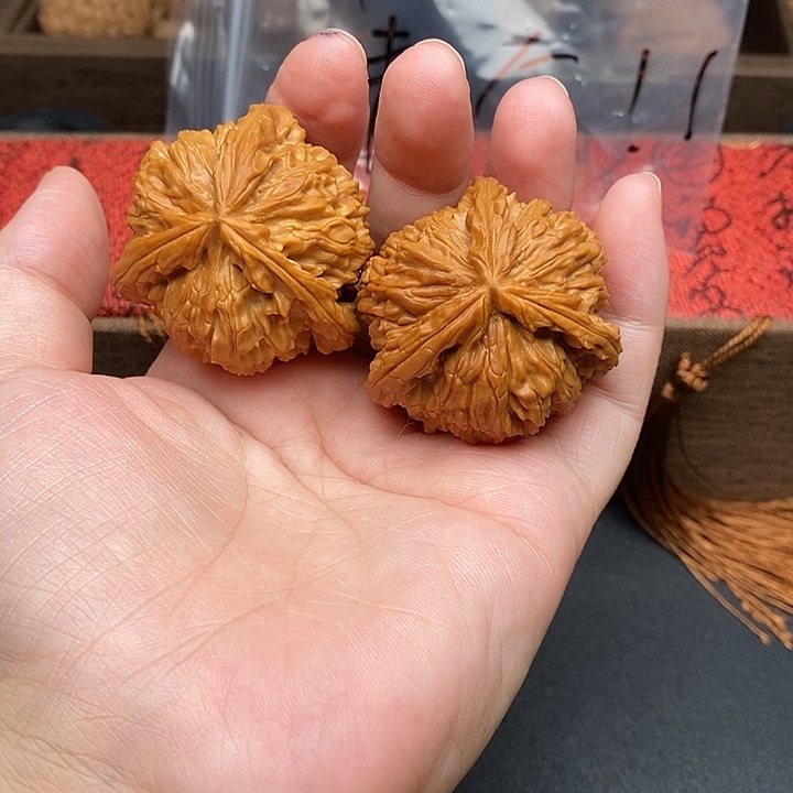 小***福把件文玩核桃白奔