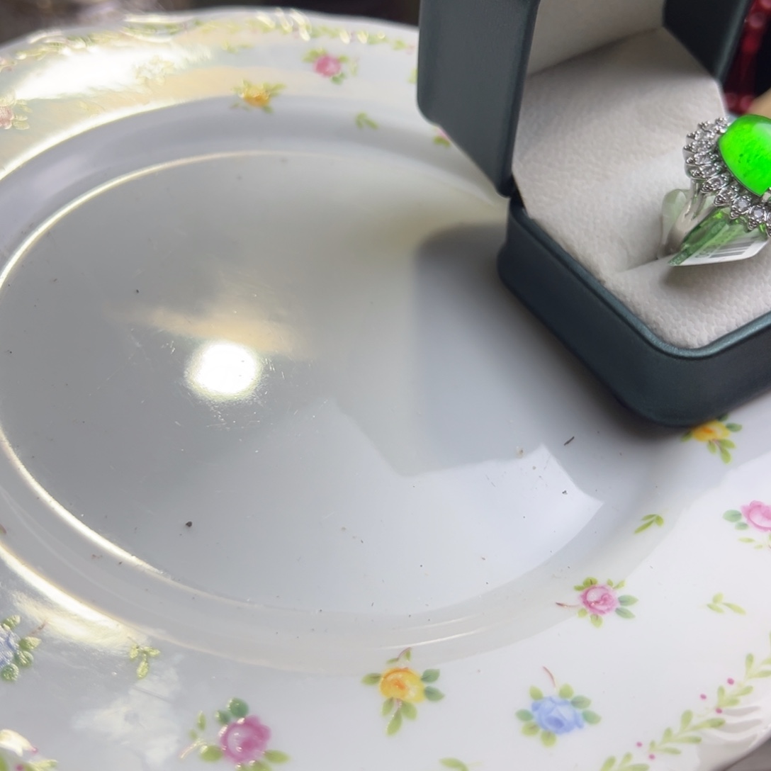 金银珠宝玉石镶嵌的建盏