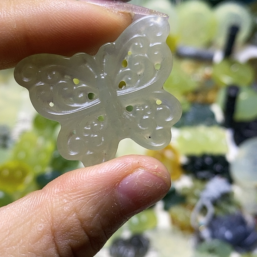 【闪购商品】蛇纹石玉颈饰未镶嵌