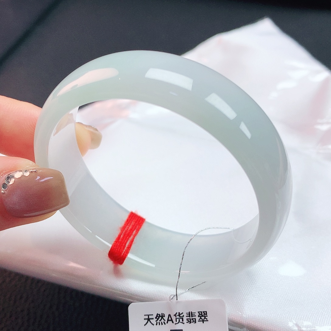 翡翠手镯未镶嵌50轮胎