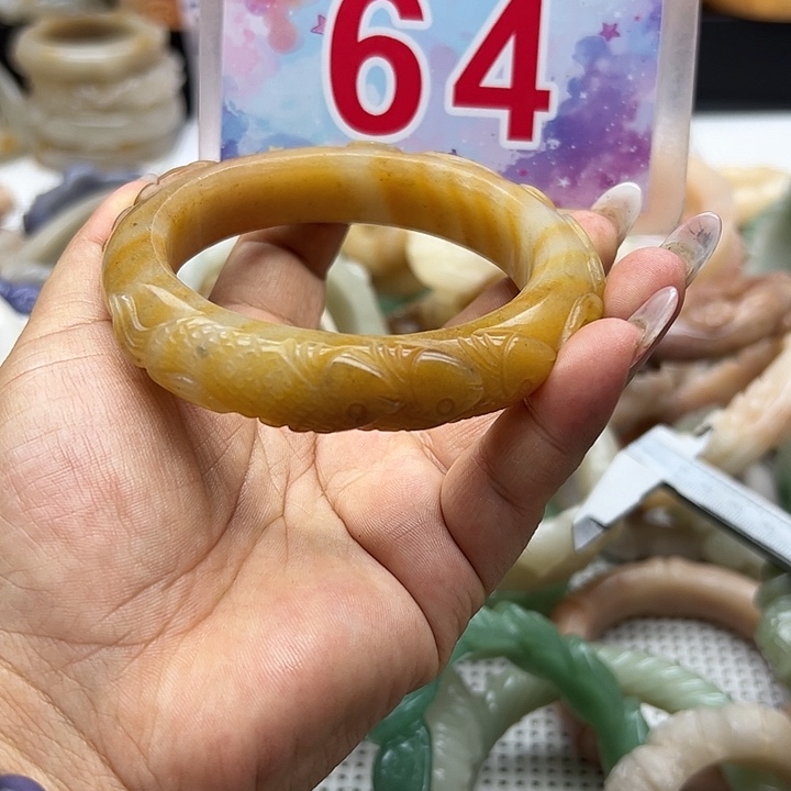 未镶嵌手镯石英岩玉