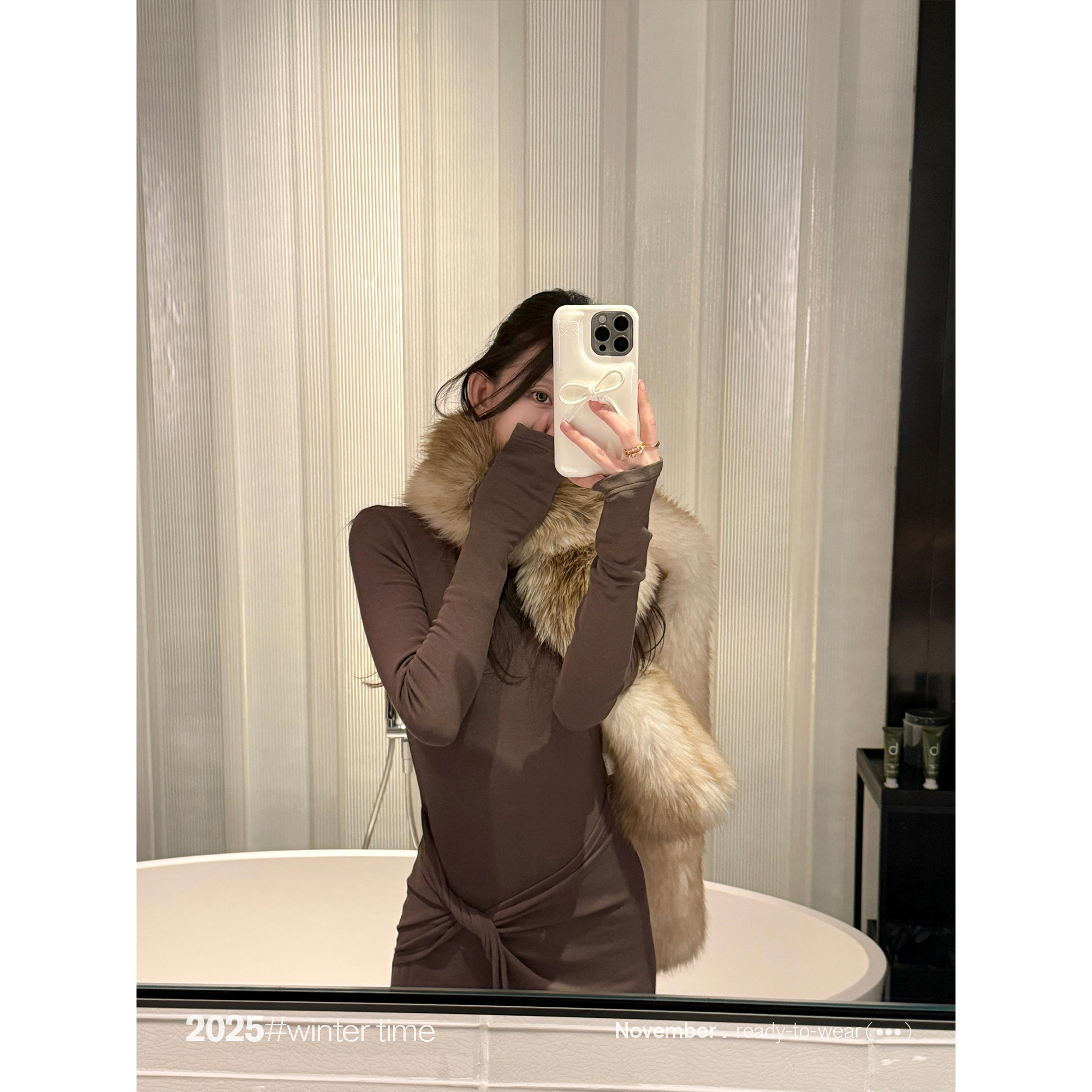 SUNONEONE 法式气质扭结修身长袖连衣裙女冬季纯色针织裙子H1653Q