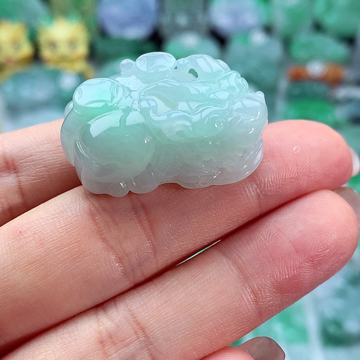 翡翠颈饰未镶嵌翡翠