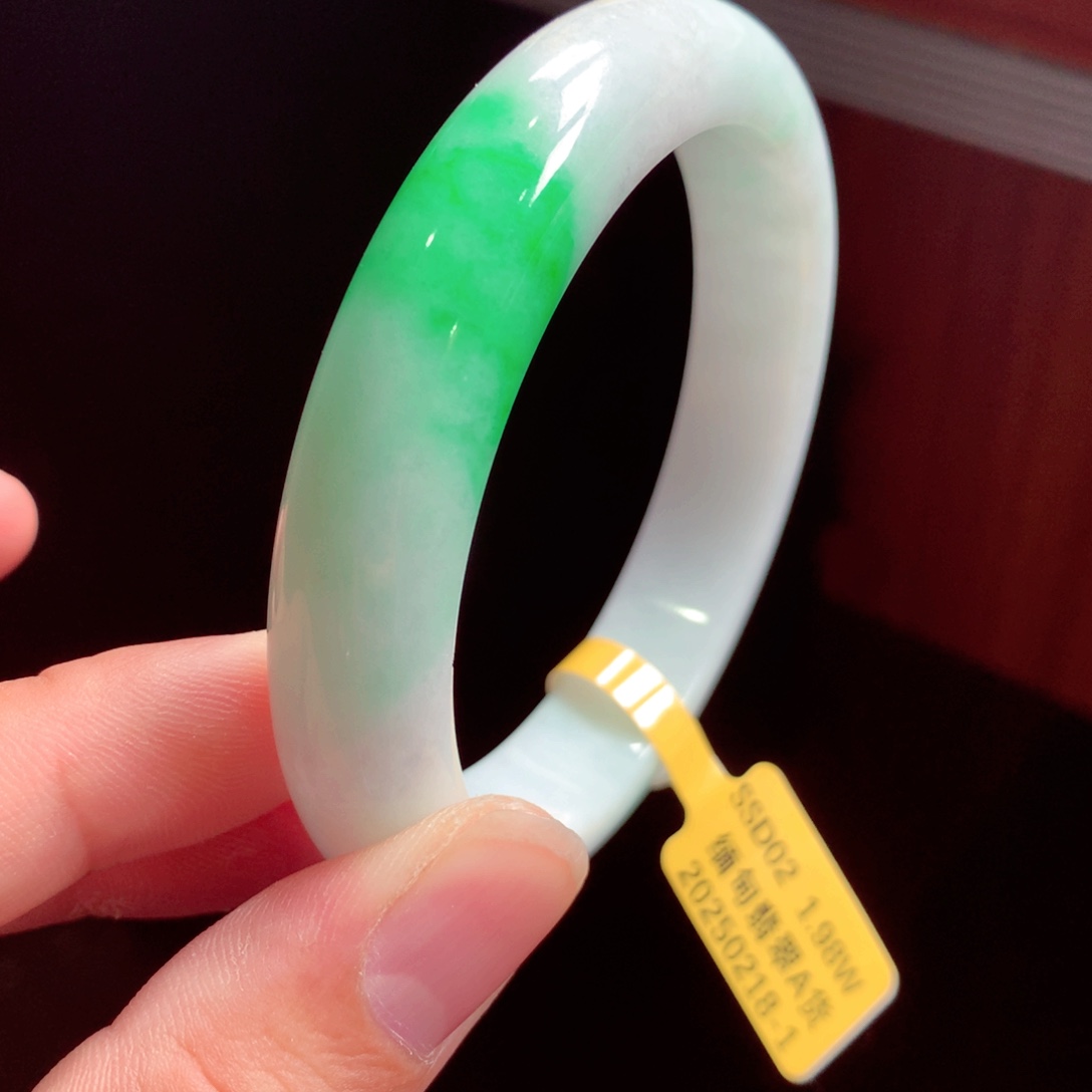 翡翠手镯未镶嵌缅甸翡翠