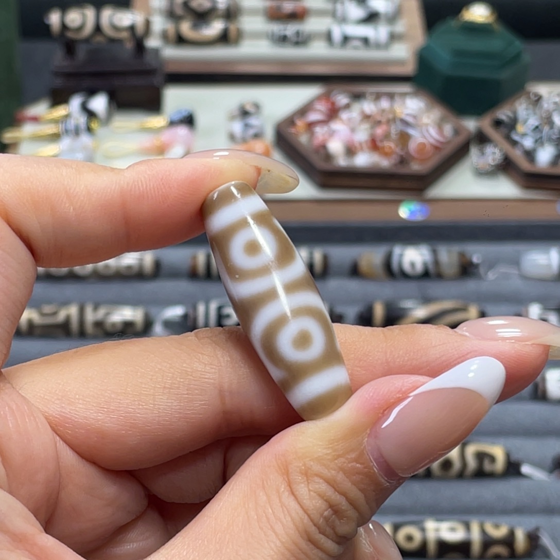 U***E玛瑙/玉髓未镶嵌珠宝半成品