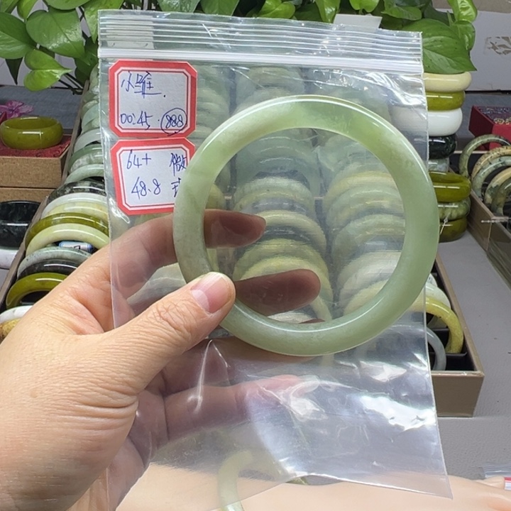 小***雏蛇纹石玉未镶嵌手镯888