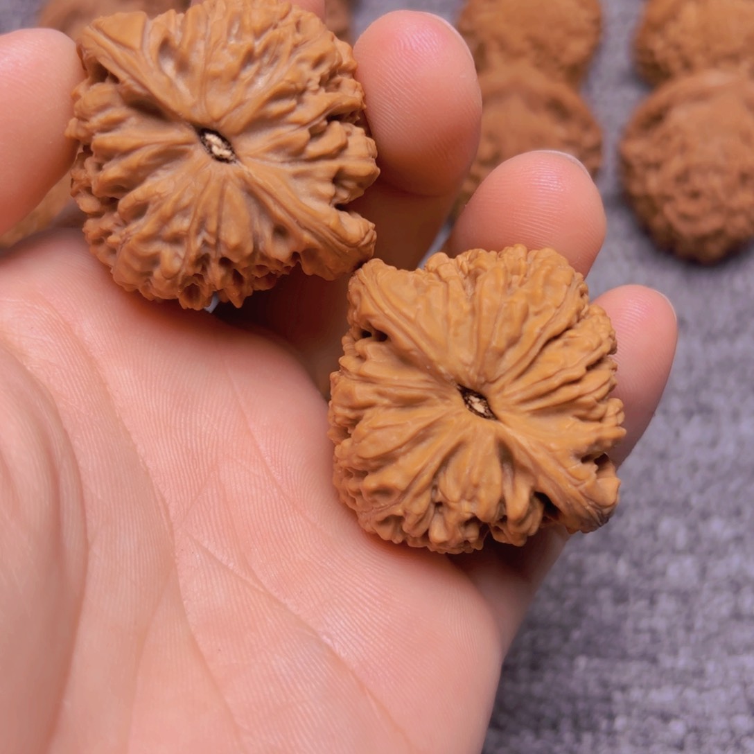 核桃把件Z**u39全品南疆石