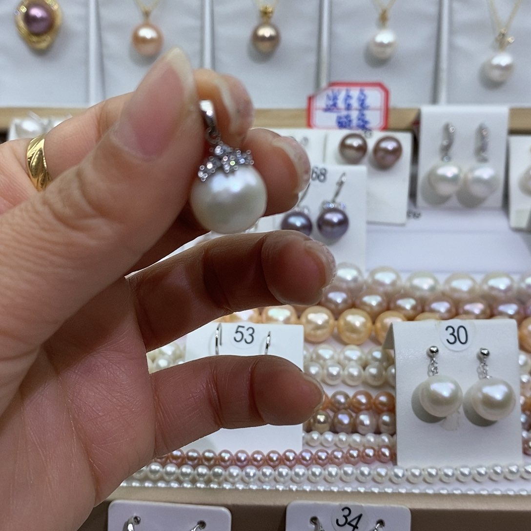 淡水珍珠吊坠(赠链)银S925镶嵌