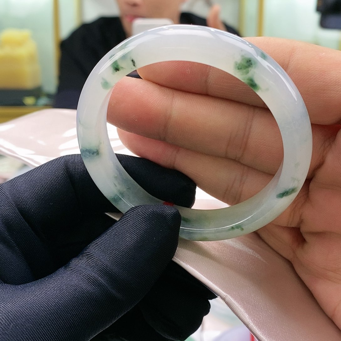 【闪购商品】未镶嵌手镯翡翠