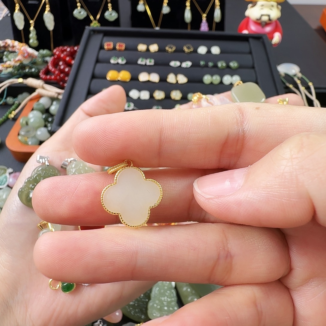 和田玉银S925镶嵌颈饰