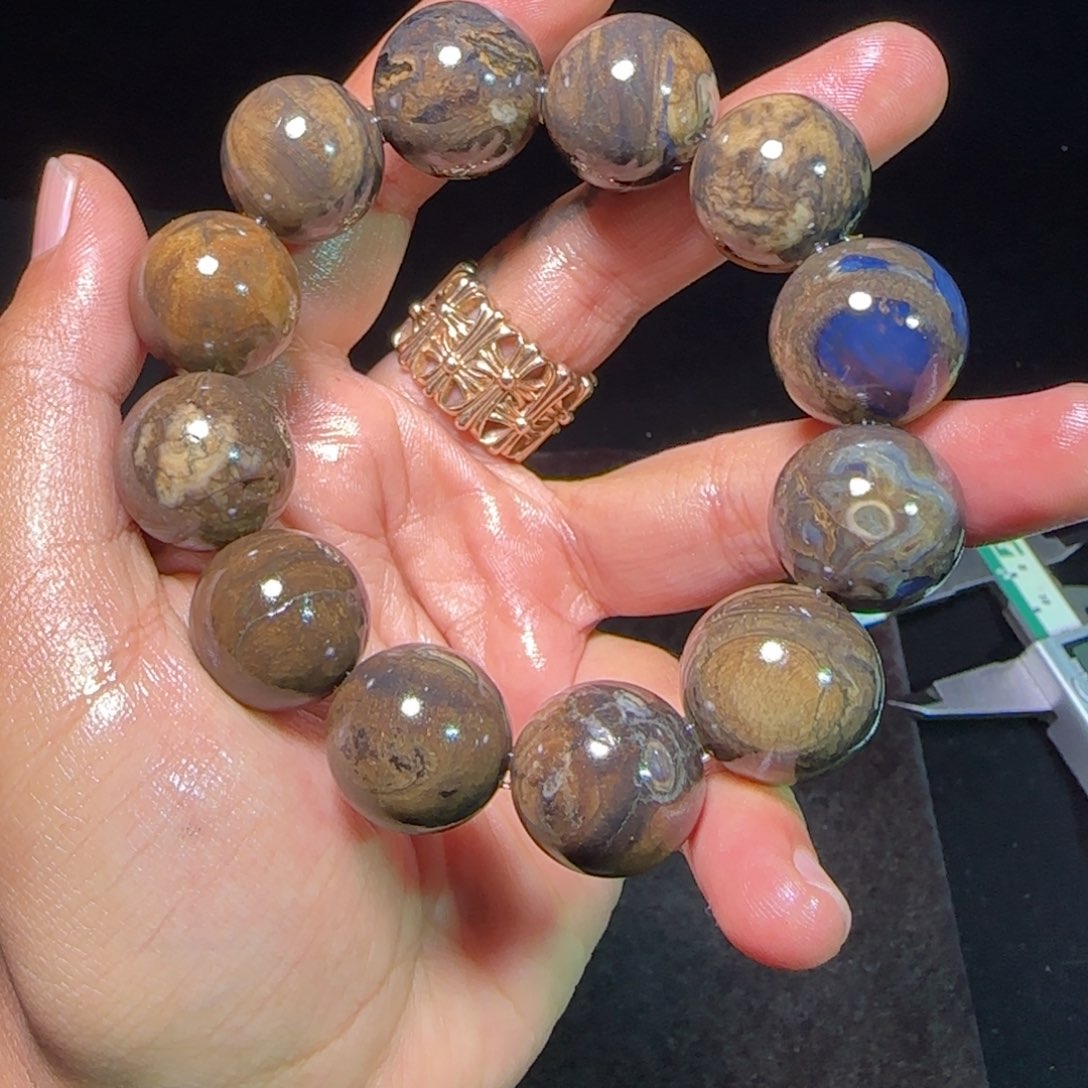 琥珀未镶嵌裸石琥珀