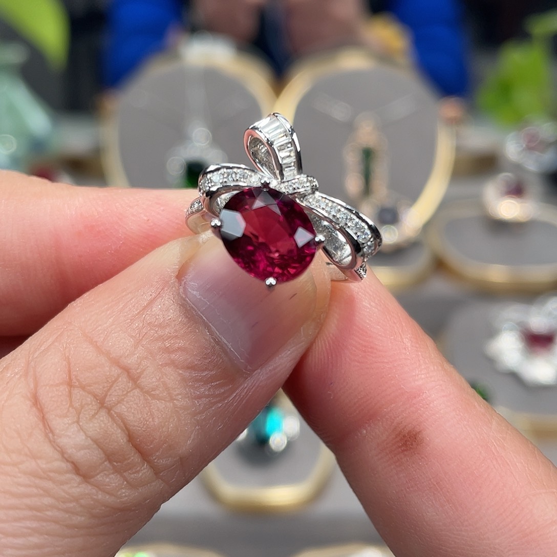 碧玺戒指18K金镶嵌2.93ct