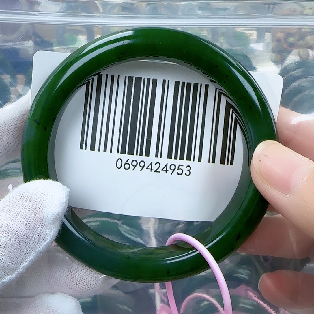 和田玉（碧玉）手镯未镶嵌包容6061