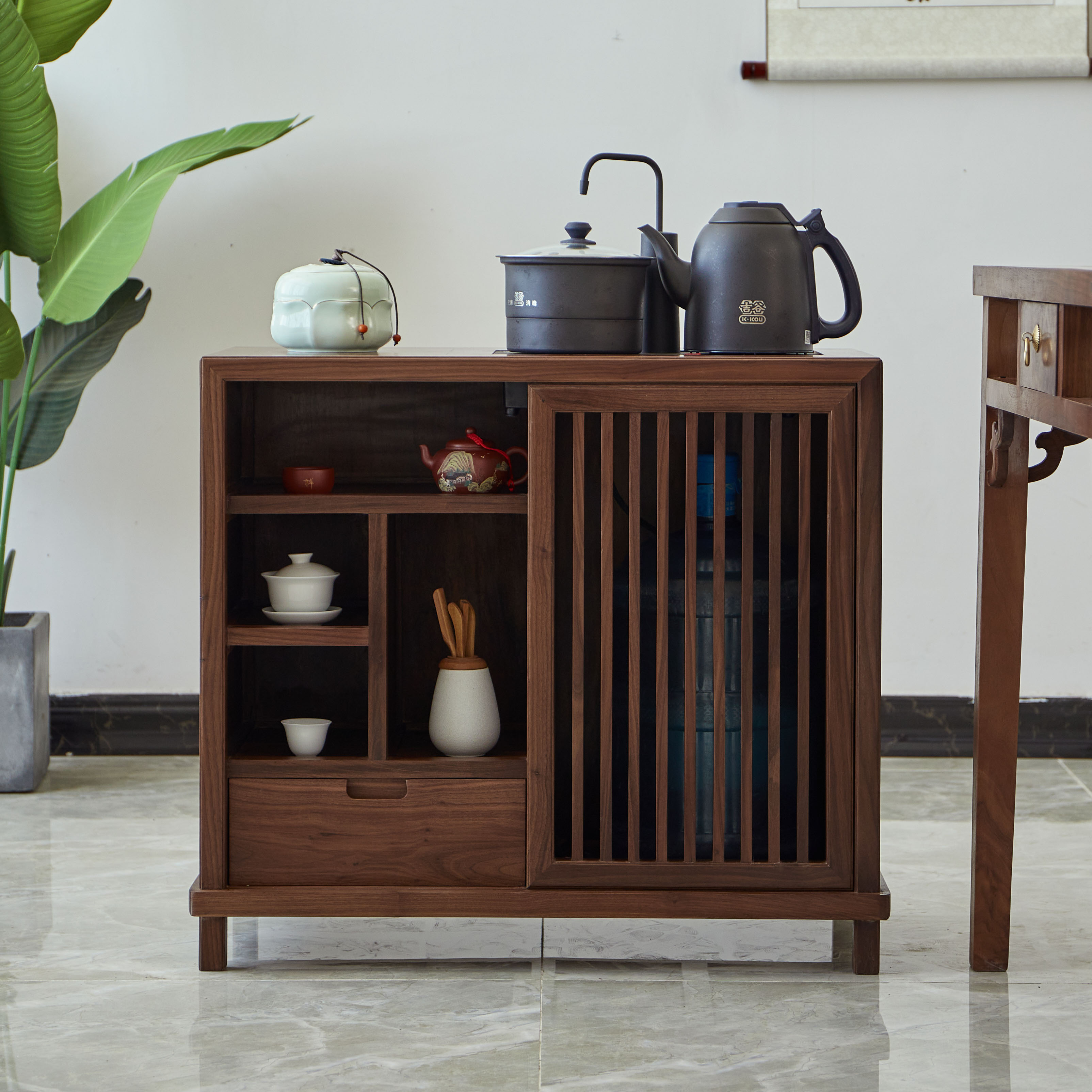 闲居新中式双门茶边柜宋式美学茶水台新中式烧水柜黑胡桃木餐边柜