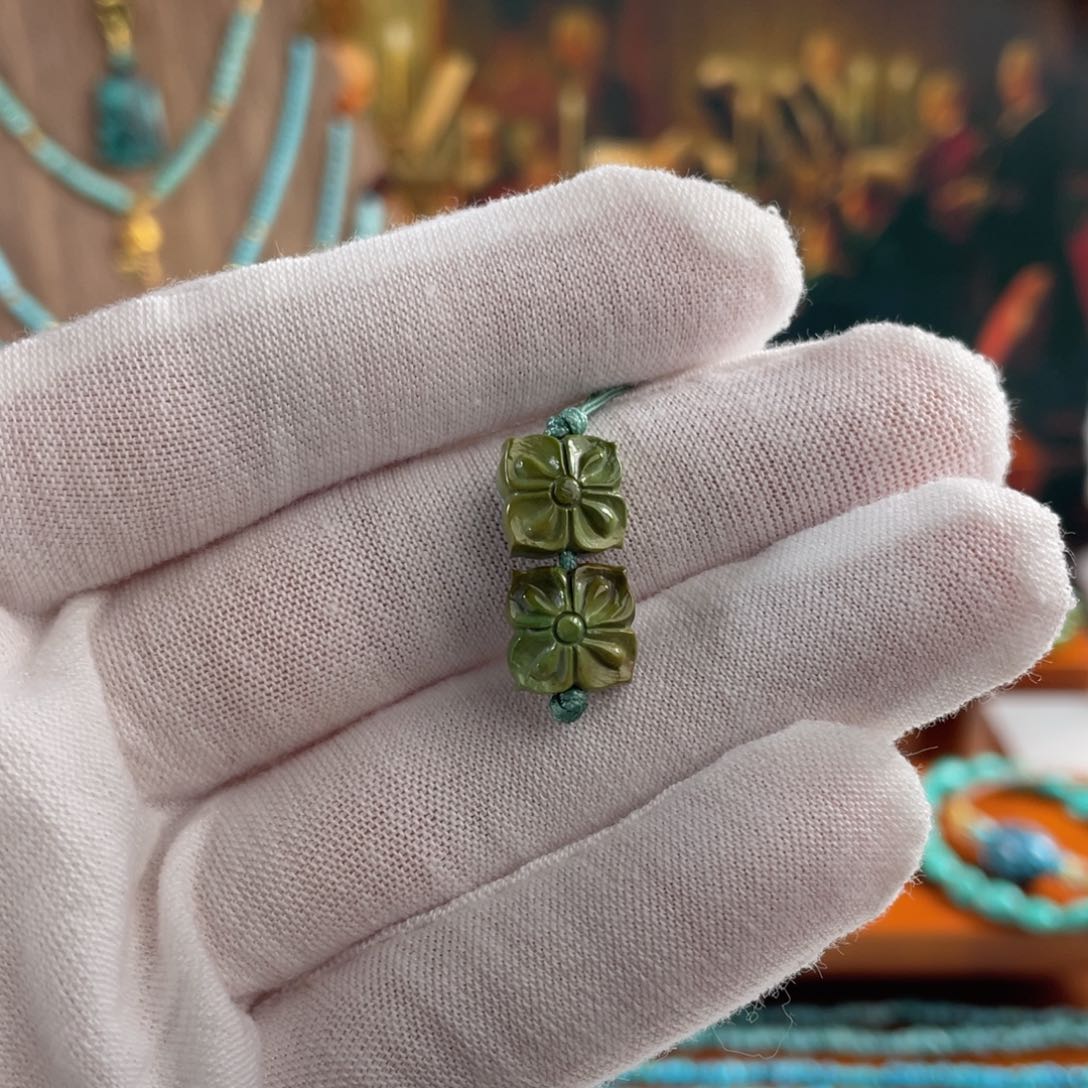 绿松石未镶嵌绿松石瓷釉帝王绿花花雕刻卡9