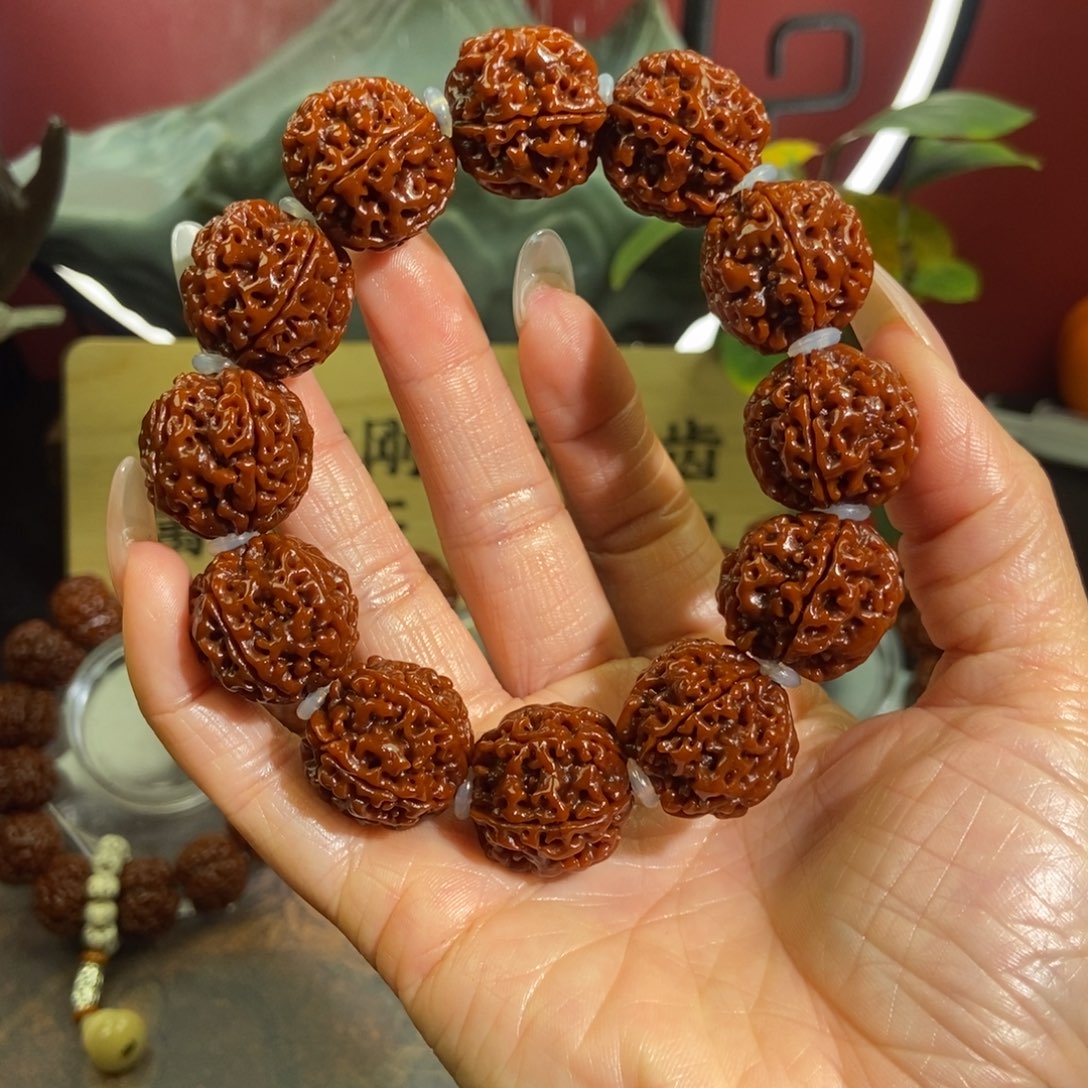 金刚菩提吊坠521素。          