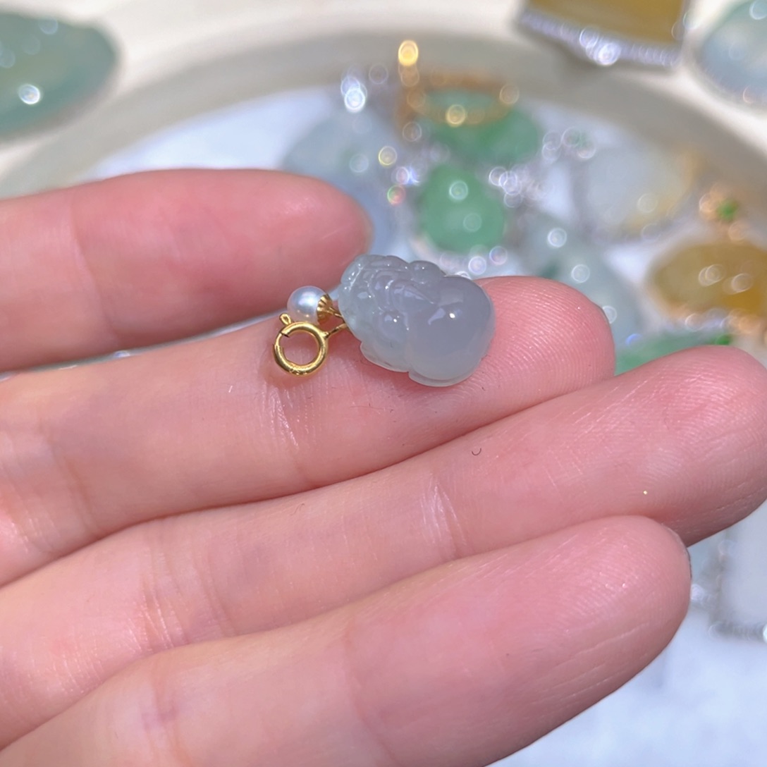 翡翠颈饰18K金镶嵌翡翠