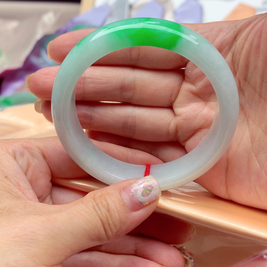 翡翠手镯未镶嵌天然翡翠手镯