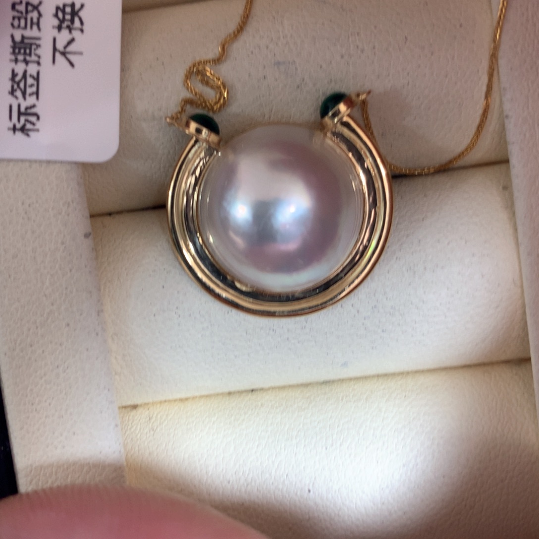 拼合珍珠（马贝珠）颈饰18K金镶嵌