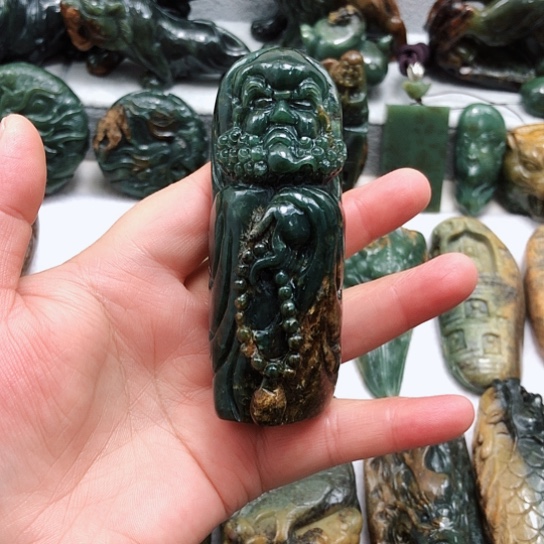 岫岩河磨玉（透闪石质玉）把件未镶嵌天*