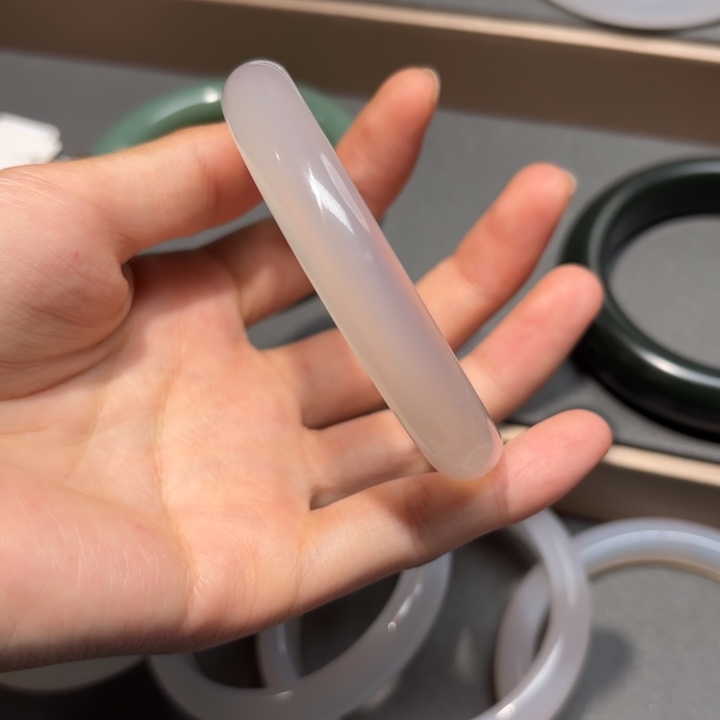 玛瑙/玉髓未镶嵌手镯58