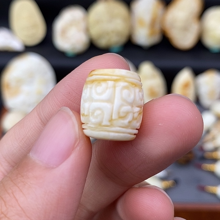 未镶嵌琥珀裸石13回纹