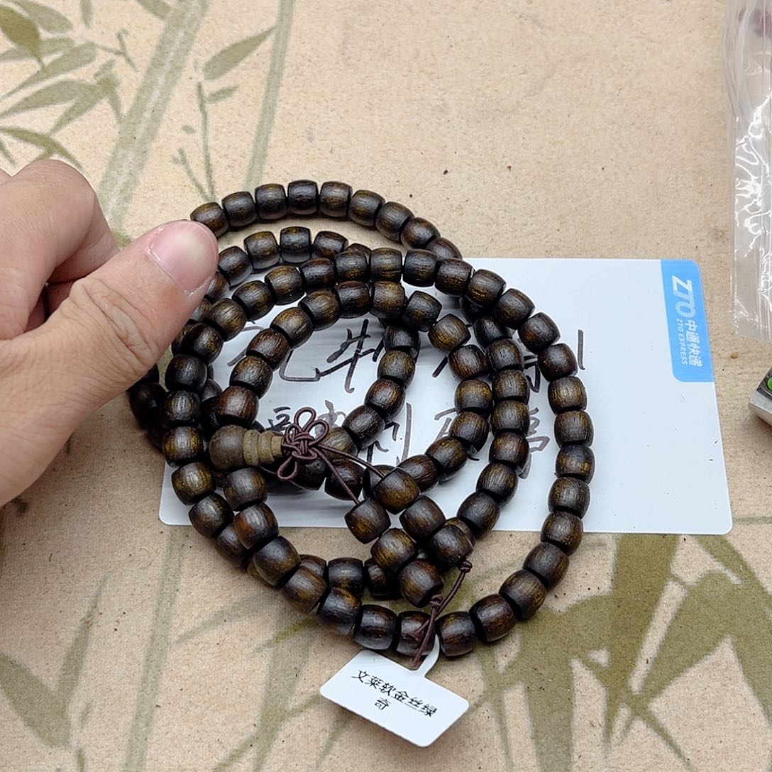 沉香香囊沉香鹦哥绿