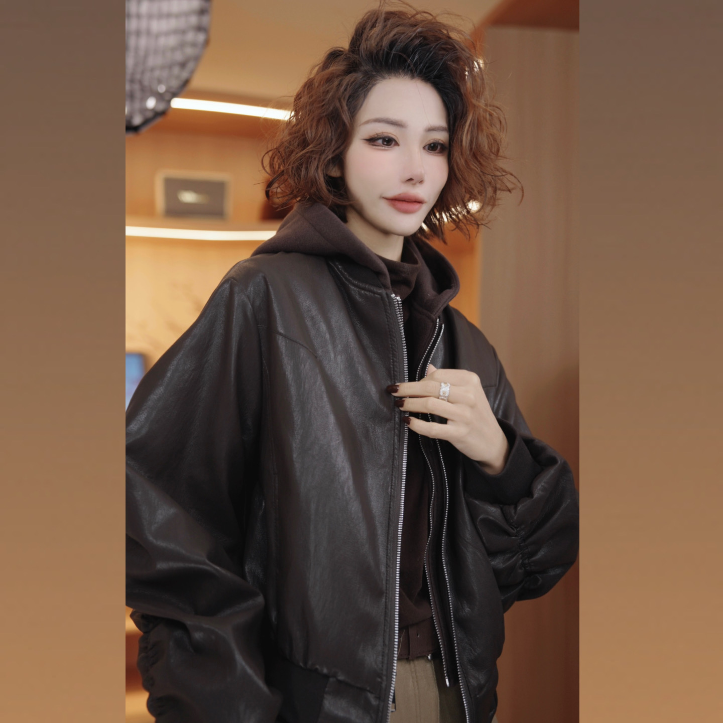 七奈 「晨淡」休闲简约假两件皮羽绒服QN13578