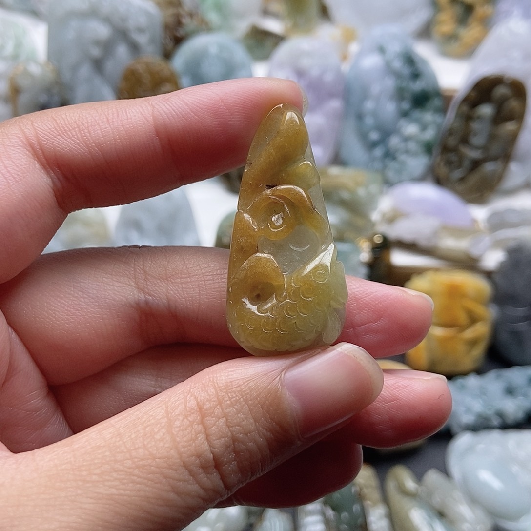 翡翠未镶嵌颈饰翡翠