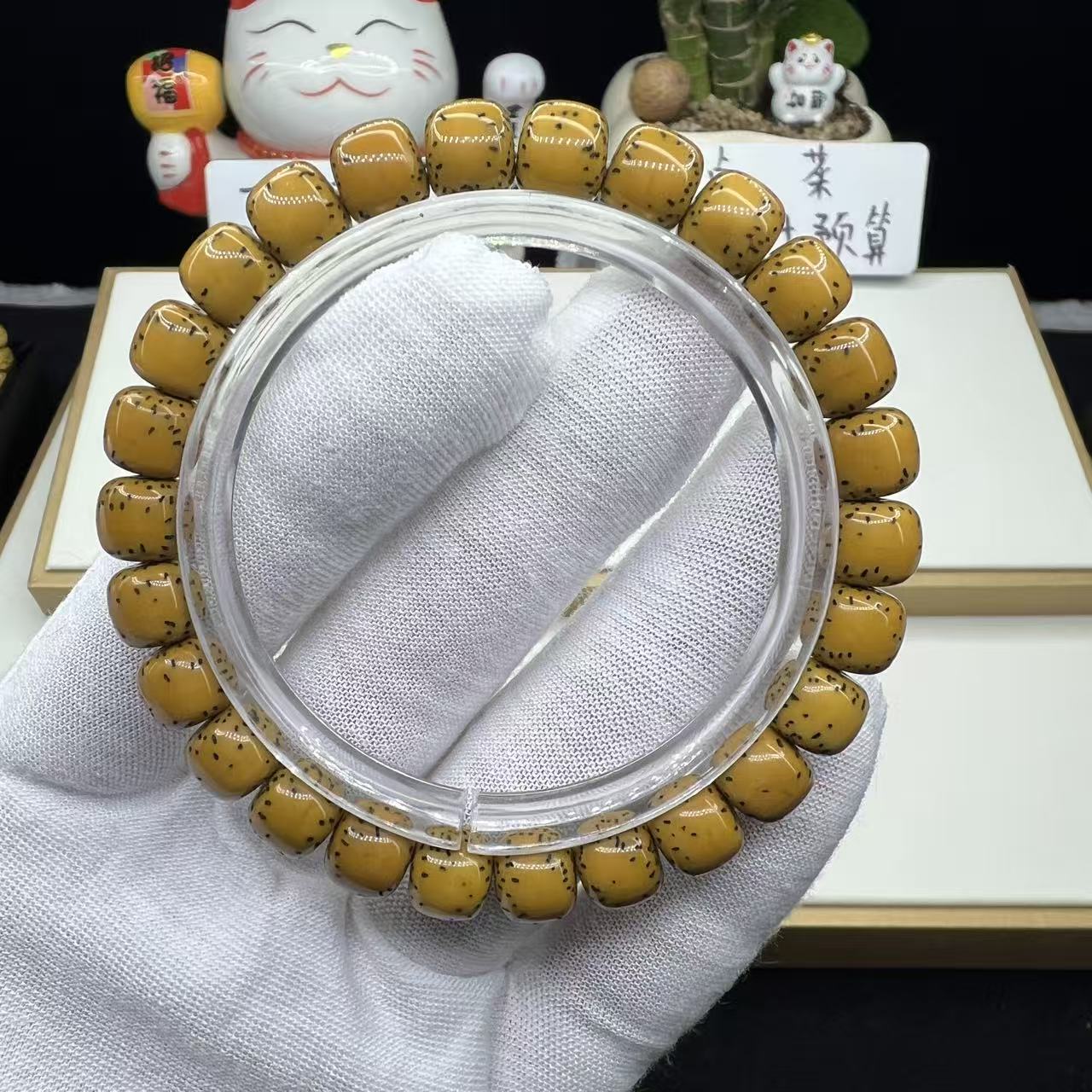 星月菩提手串鸡油黄9✖️8通体大留白